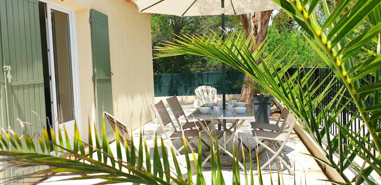 Une Maison En Provence Pierrevert Bagian luar foto